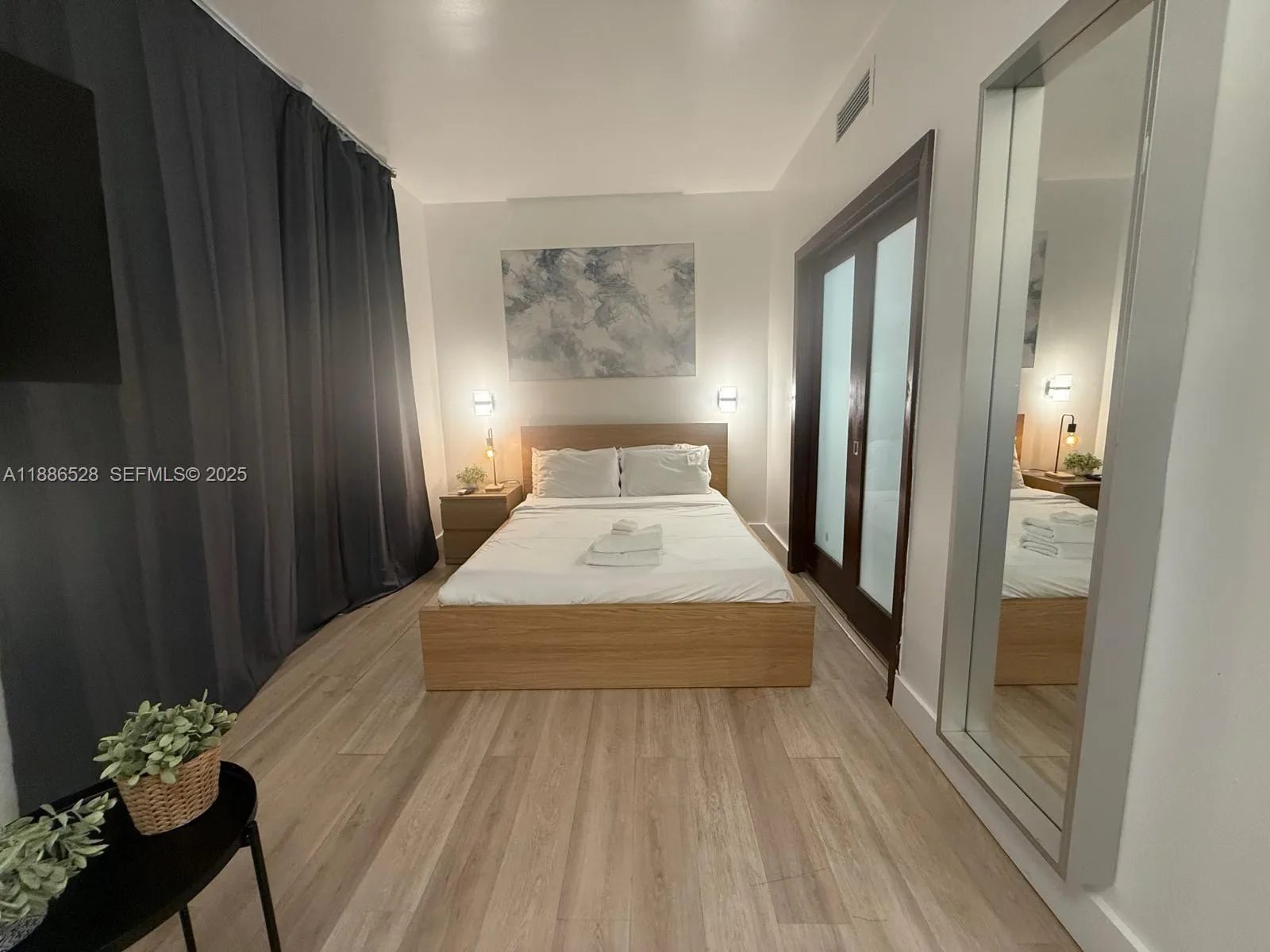 Foto de propiedad en 1036 Ocean Drive B303, Miami Beach, FL 33139 Miami Beach con MLS# 