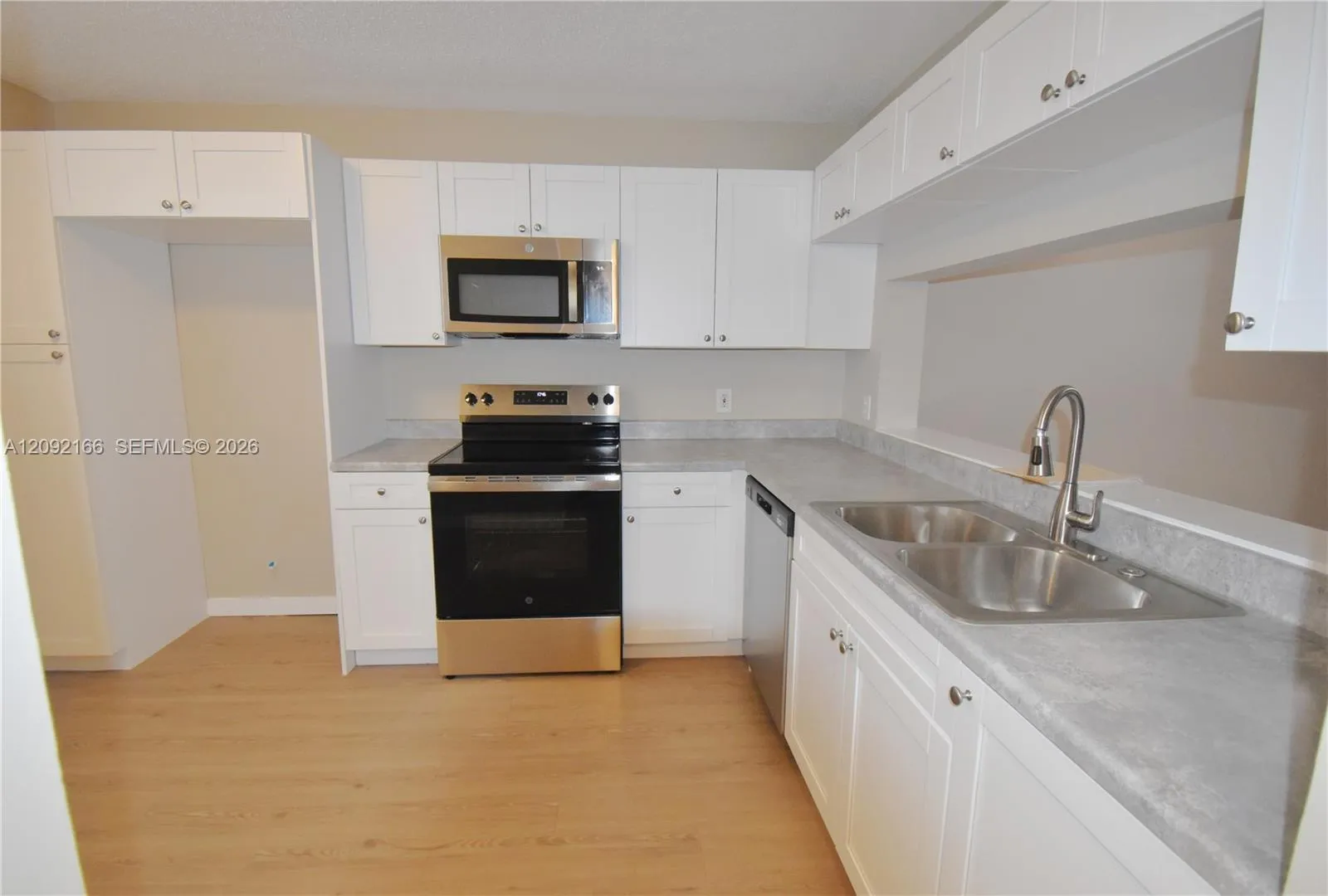Foto de propiedad en 10360 NW 30th Court 405, Sunrise, FL 33322 Sunrise con MLS# 