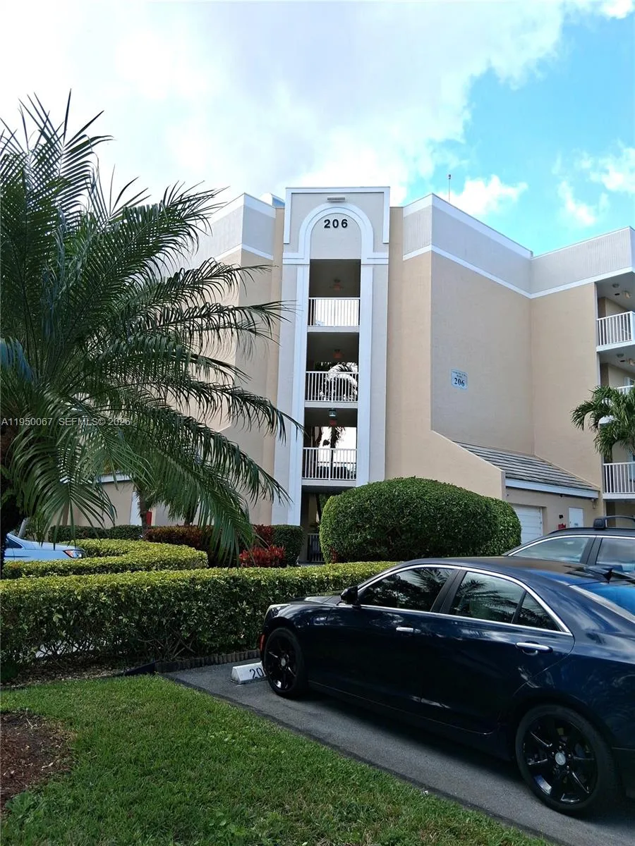Foto de propiedad en 10368 NW 24th Place 307, Sunrise, FL 33322 Sunrise con MLS# 