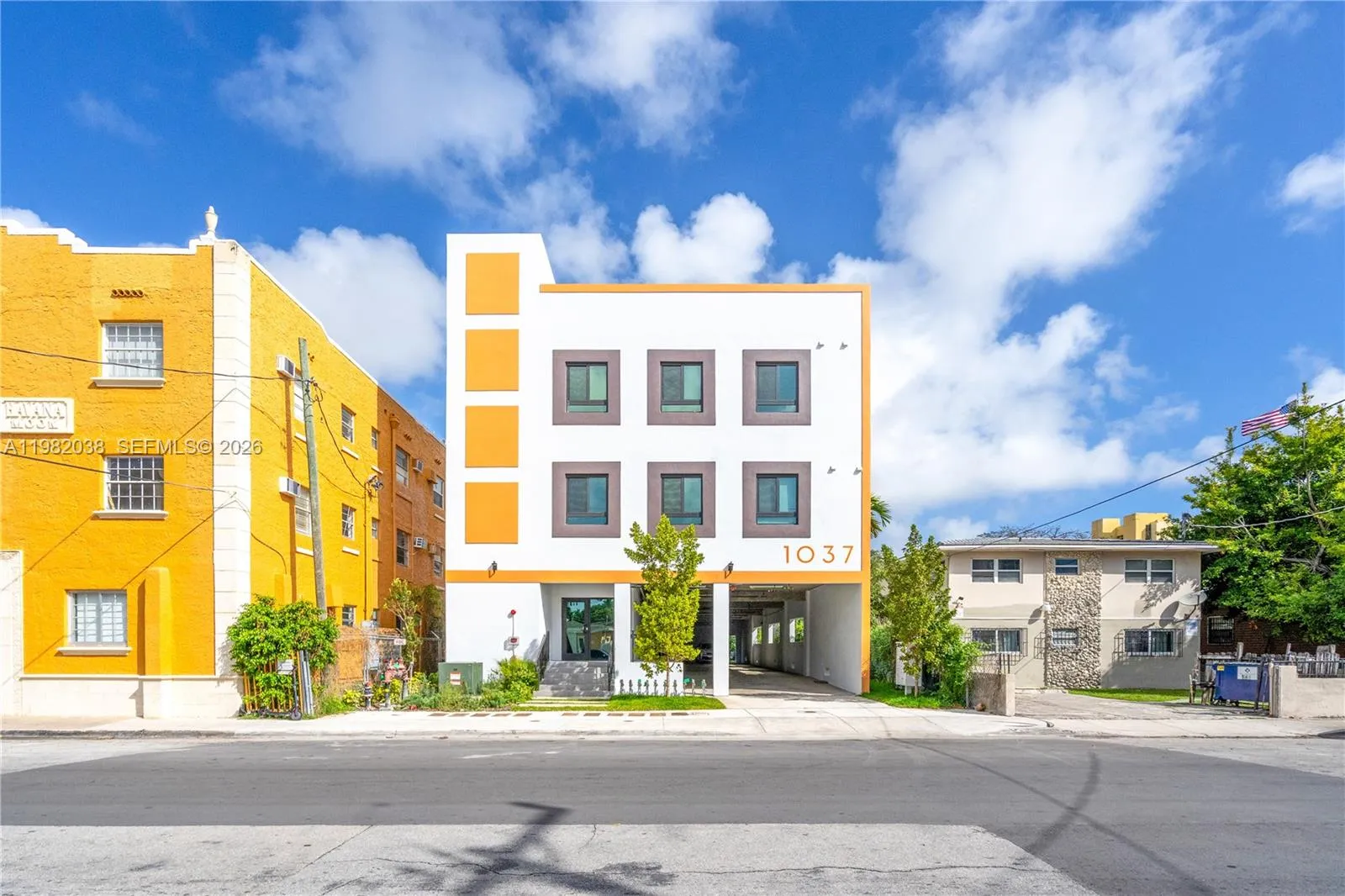 Foto de propiedad en 1037 NW 2nd Street 3A, Miami, FL 33128 Miami con MLS# 