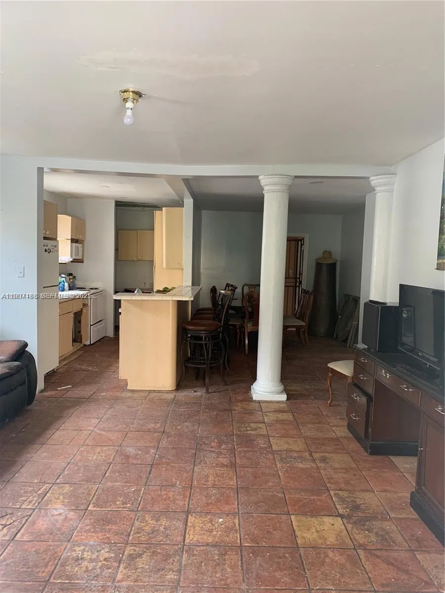 Vendido 1037 NW 30th Street, Miami, FL 33127, Miami, FL 33127