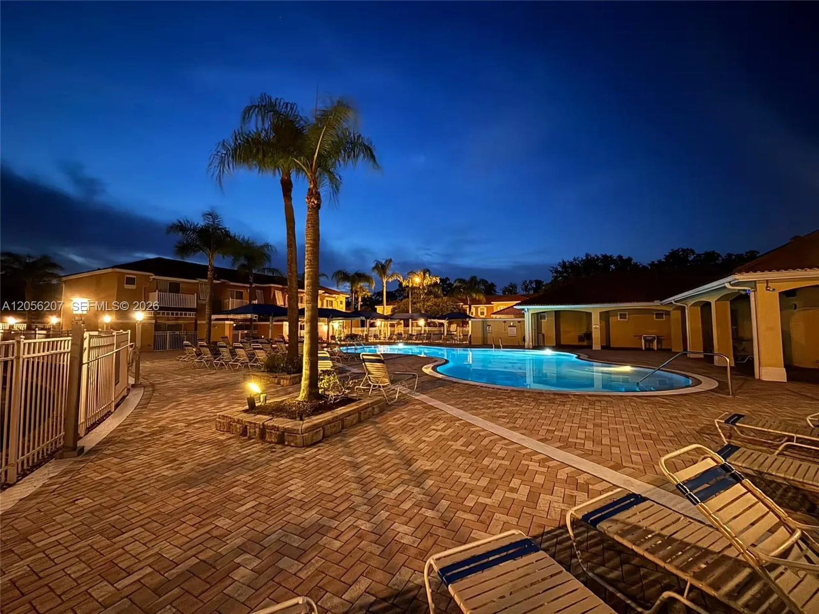 Foto de propiedad en 1037 Park Ridge Circle, Kissimmee, FL 34746 Kissimmee con MLS# 