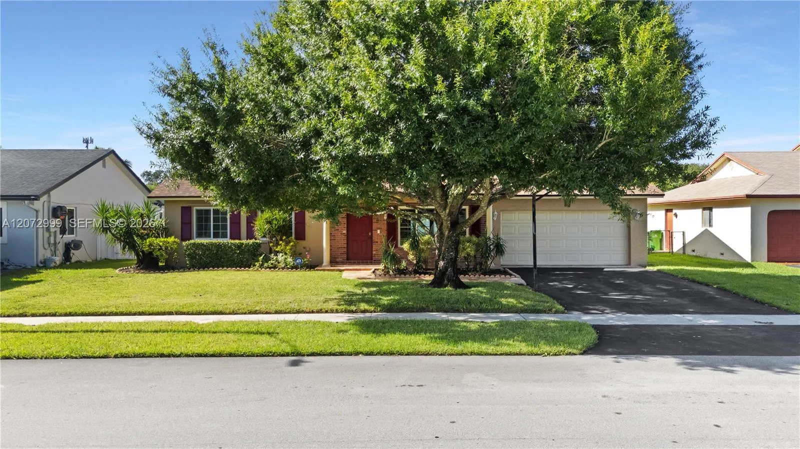 Foto de propiedad en 10370 NW 20th Court, Sunrise, FL 33322 Sunrise con MLS# 
