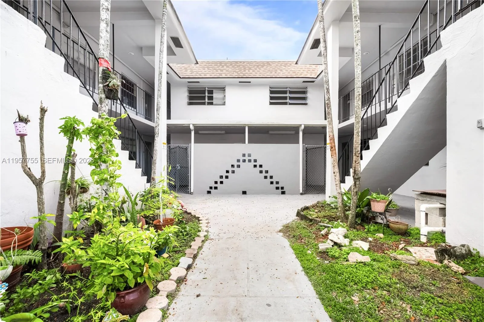 En Renta 10375-35-55 SW 40th Street 0, Miami, FL 33165, Miami, FL 33165