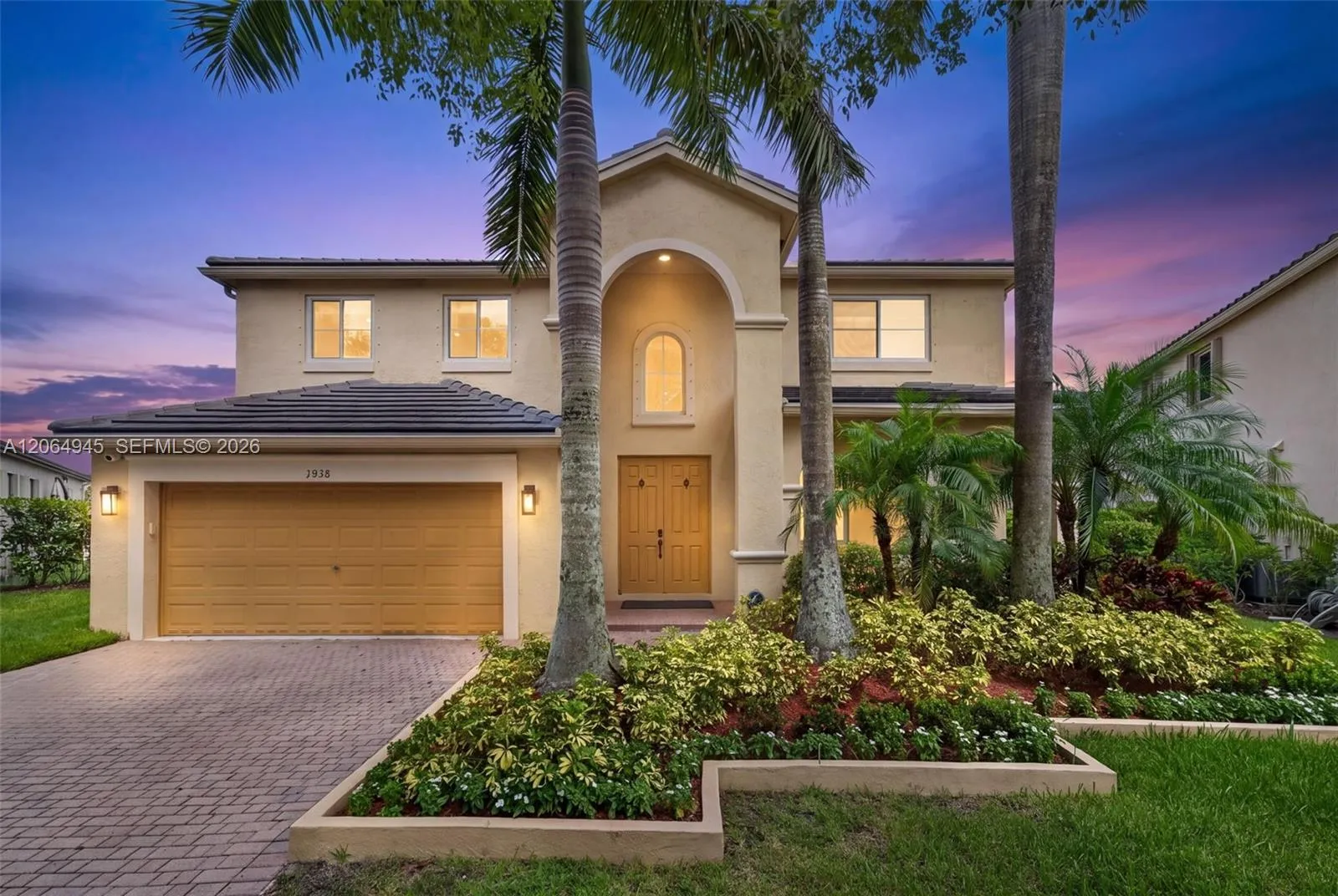 Foto de propiedad en 1038 Lavender Circle, Weston, FL 33327 Weston con MLS# 