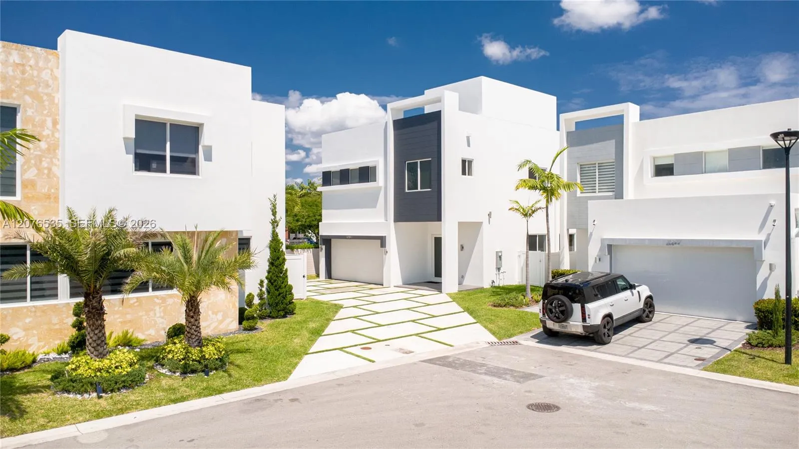 Foto de propiedad en 10381 NW 67th Terrace, Doral, FL 33178 Doral con MLS# 