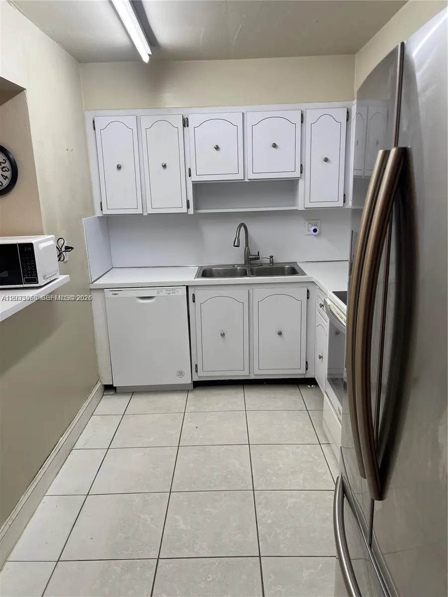 Foto de propiedad en 10383 N Kendall Drive N5, Miami, FL 33176 Miami con MLS# 