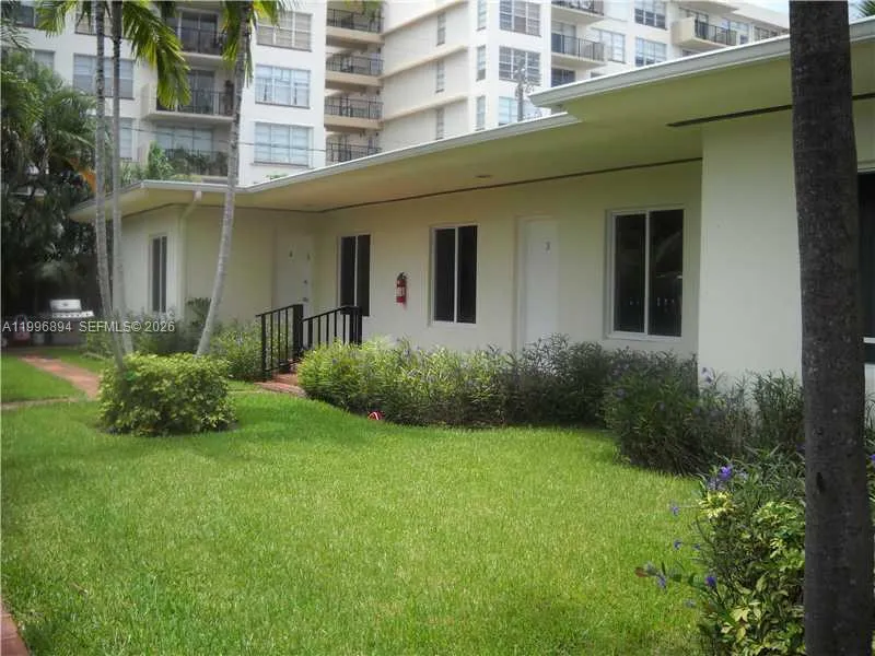 Foto de propiedad en 1040 92 Street 3, Bay Harbor Islands, FL 33154 Bay Harbor Islands con MLS# 