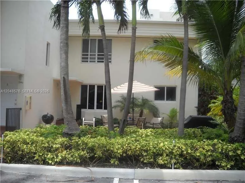 Foto de propiedad en 1040 92nd Street 2, Bay Harbor Islands, FL 33154 Bay Harbor Islands con MLS# 