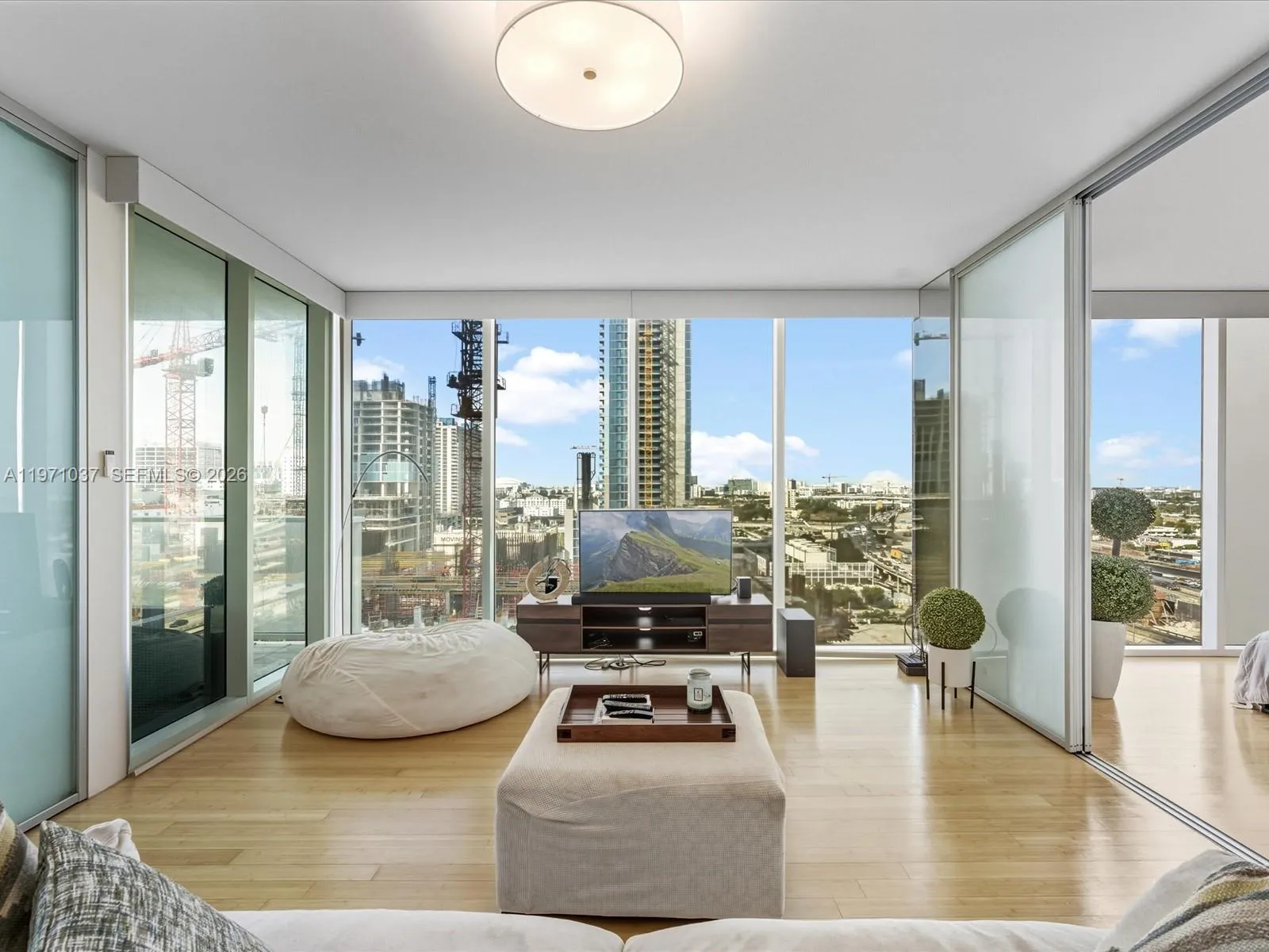 Foto de propiedad en 1040 Biscayne Boulevard 1107, Miami, FL 33132 Miami con MLS# 