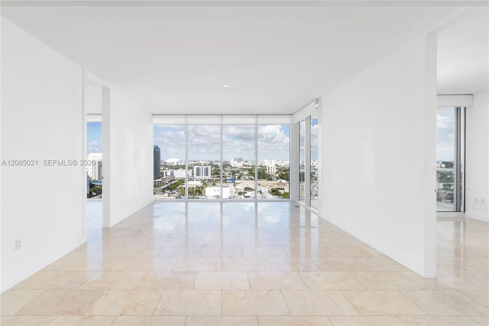 En Venta 1040 Biscayne Boulevard 1806, Miami, FL 33132, Miami, FL 33132