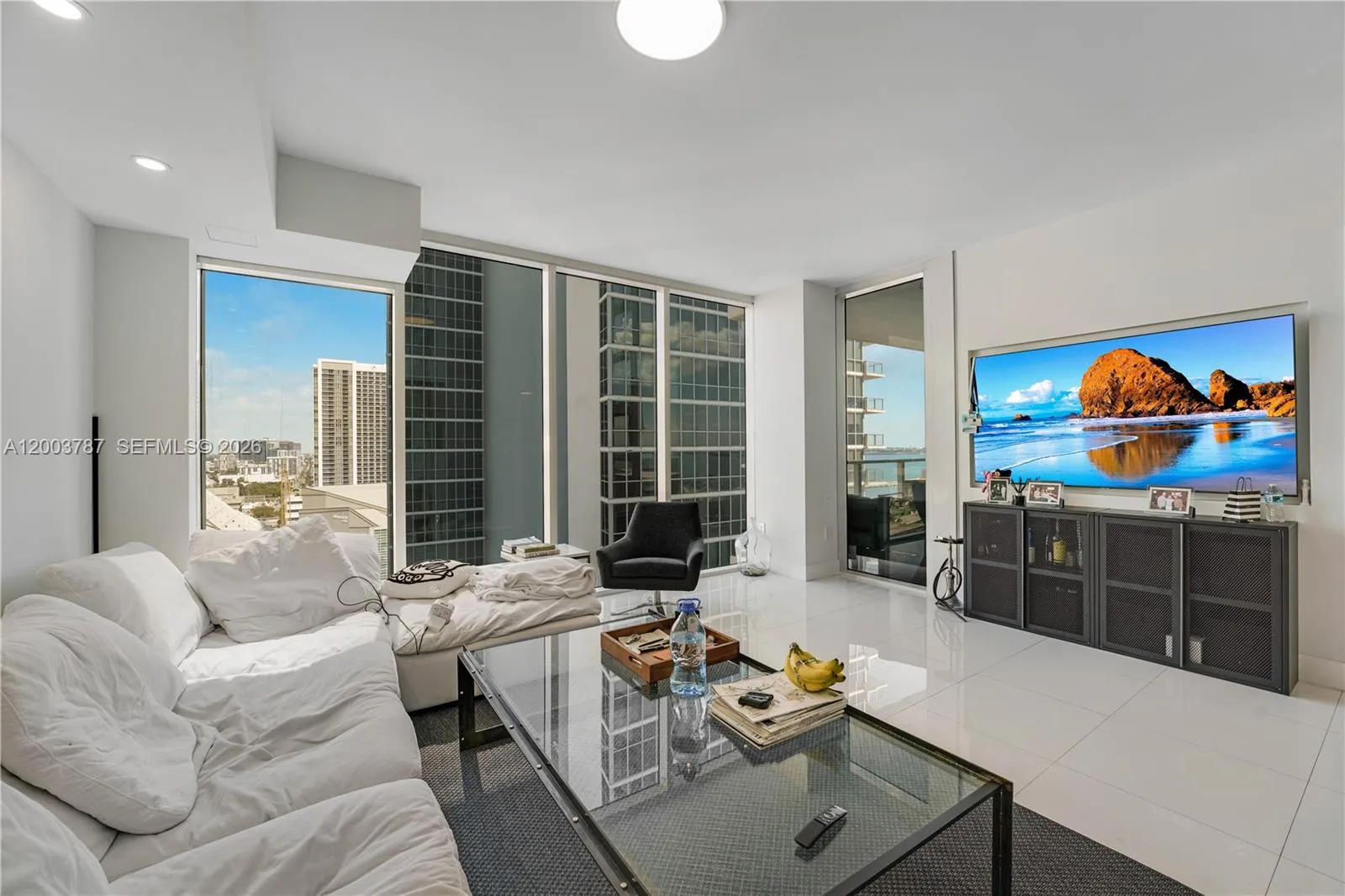 Foto de propiedad en 1040 Biscayne Boulevard 1905, Miami, FL 33132 Miami con MLS# 