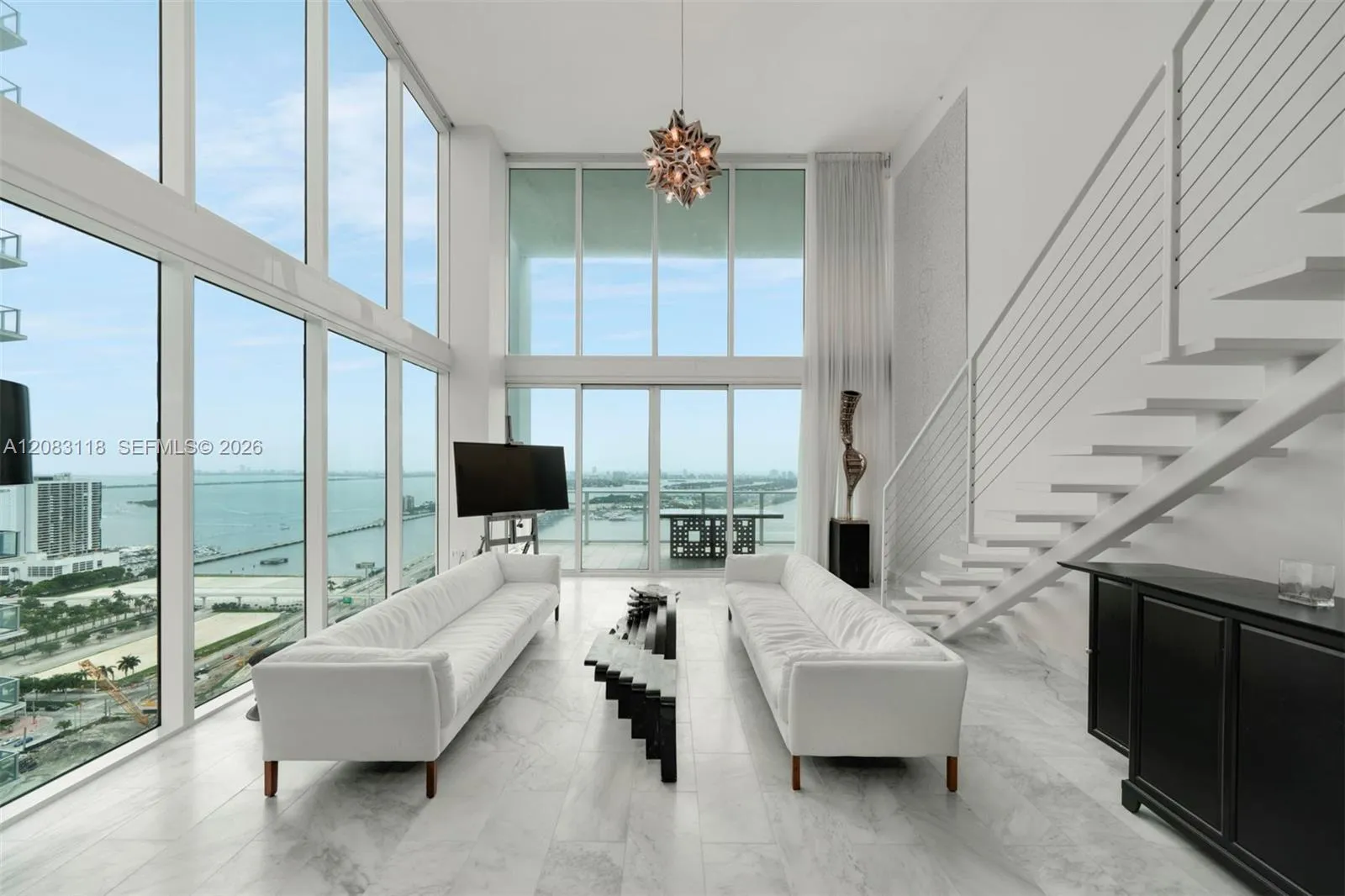 Foto de propiedad en 1040 Biscayne Boulevard 3304, Miami, FL 33132 Miami con MLS# 