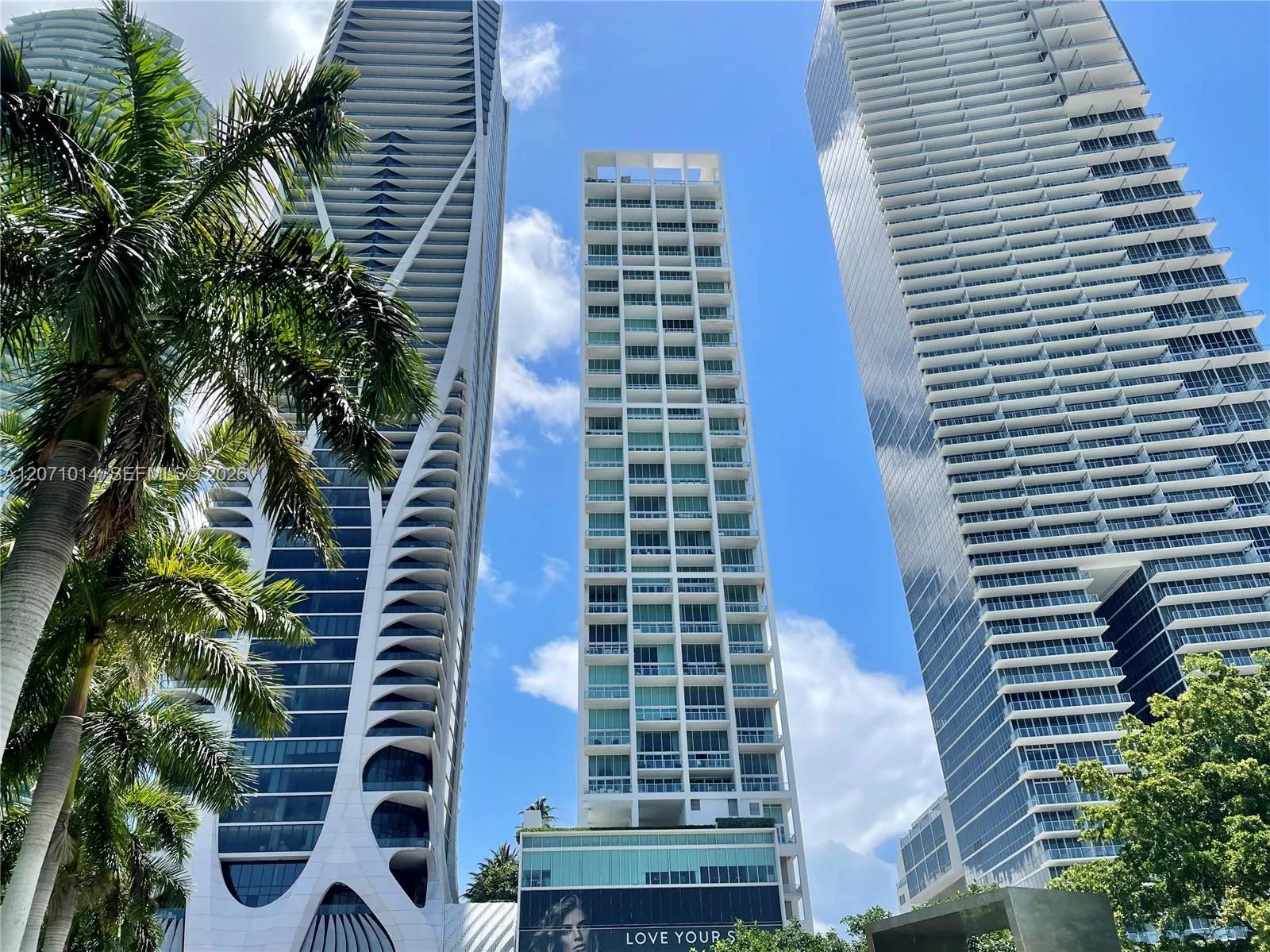 Foto de propiedad en 1040 Biscayne Boulevard 3305, Miami, FL 33132 Miami con MLS# 