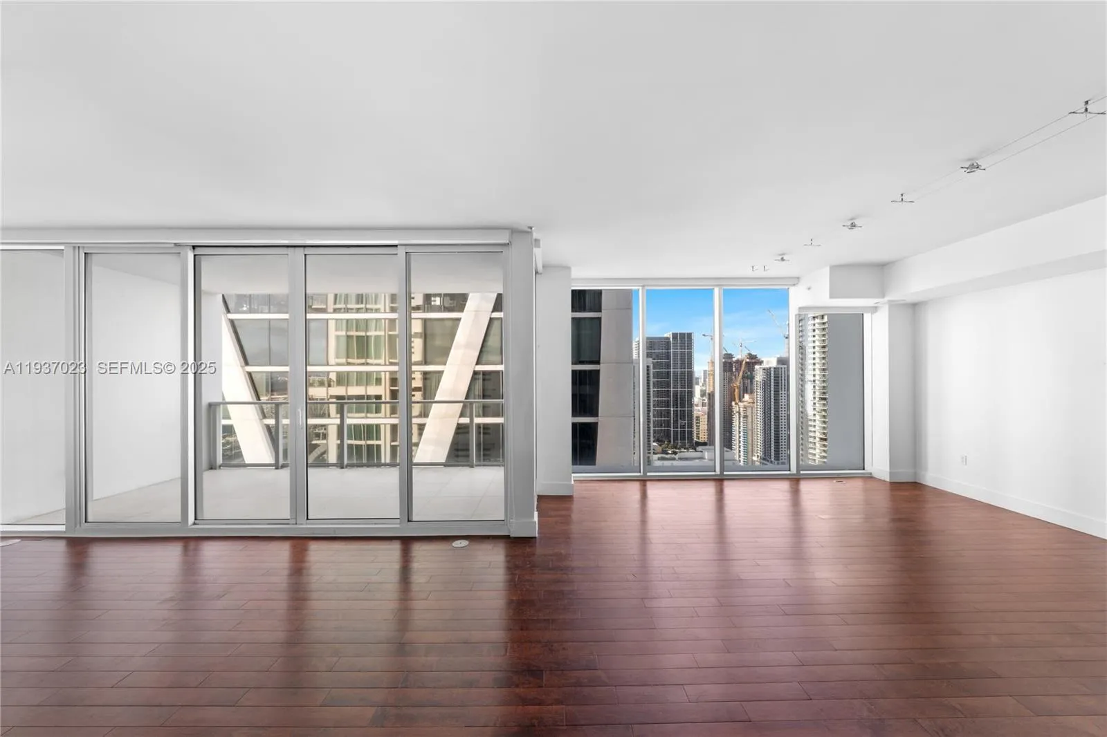 Foto de propiedad en 1040 Biscayne Boulevard 4108, Miami, FL 33132 Miami con MLS# 