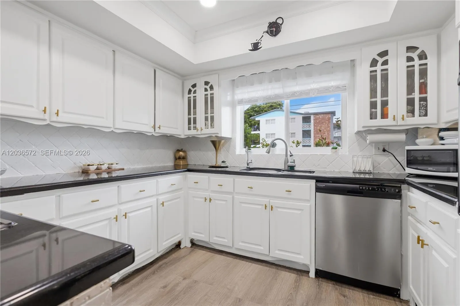 Foto de propiedad en 1040 Crystal Lake Drive 3, Deerfield Beach, FL 33064 Deerfield Beach con MLS# 