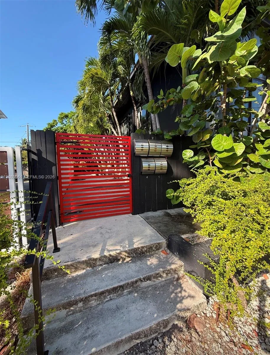 En Renta 1040 NE 78th St Road 2, Miami, FL 33138, Miami, FL 33138