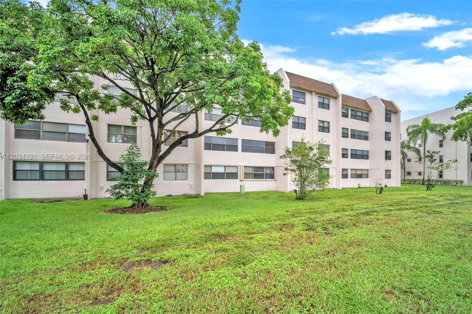 Foto de propiedad en 10400 NW 30th Court 305, Sunrise, FL 33322 Sunrise con MLS# 