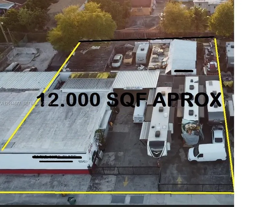 Foto de propiedad en 10400 SW 27th Street, Miami, FL 33165 Miami con MLS# 