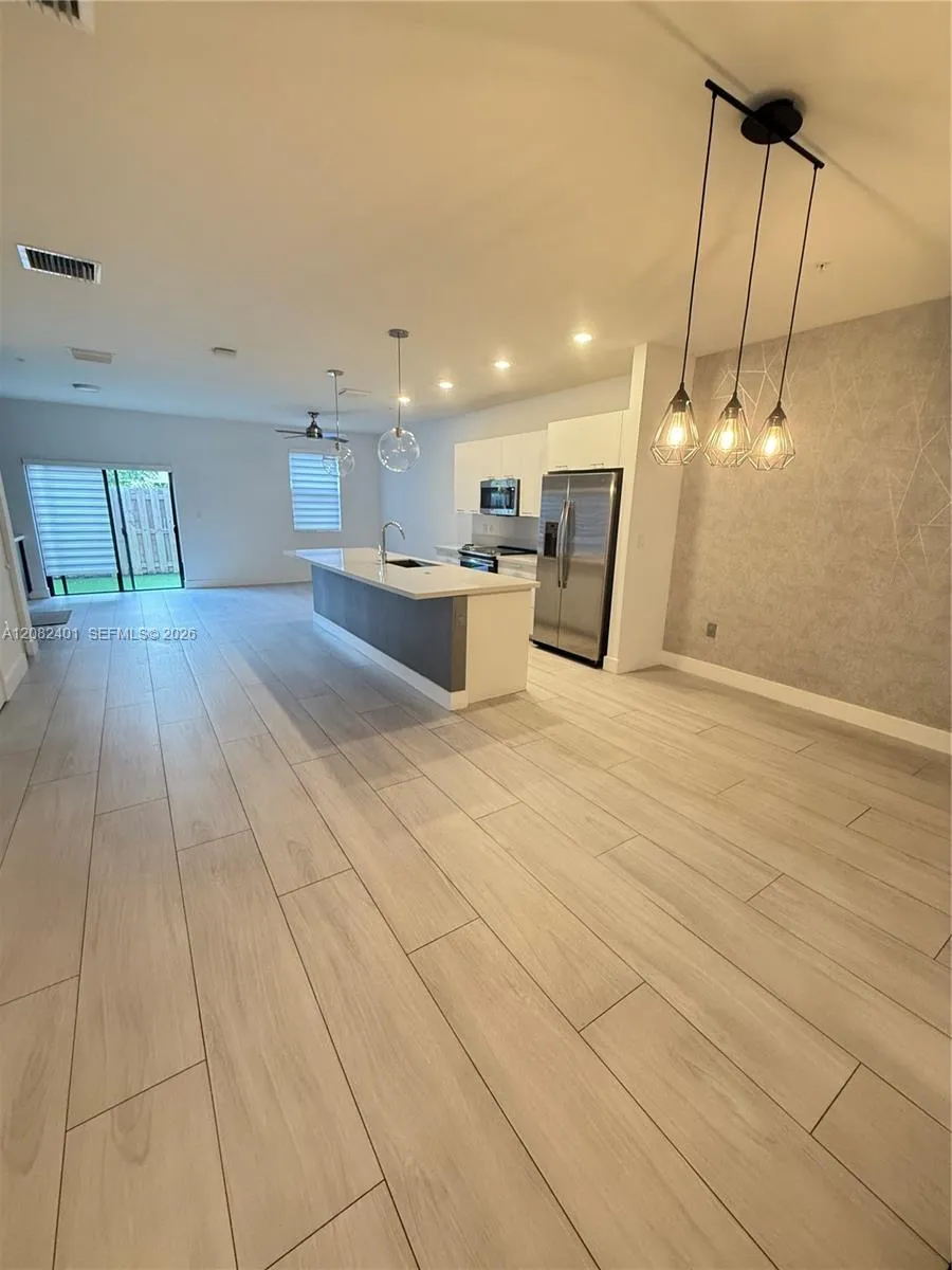 Foto de propiedad en 10407 NW 82nd Street 4, Doral, FL 33178 Doral con MLS# 