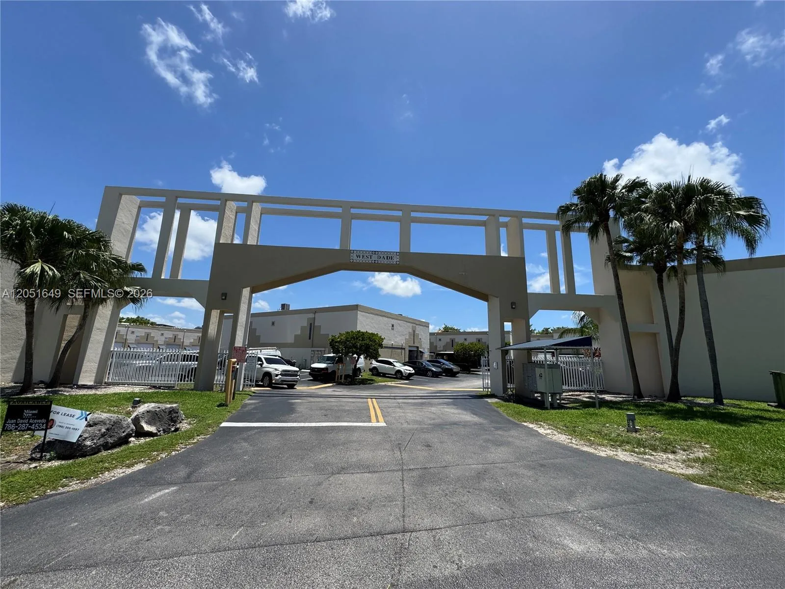 Foto de propiedad en 10411 NW 28th Street, Doral, FL 33172 Doral con MLS# 