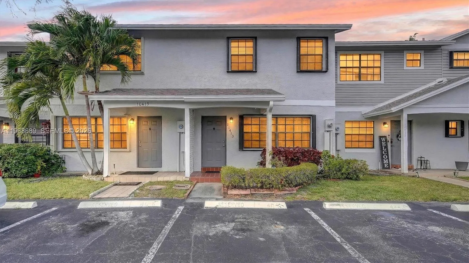 Foto de propiedad en 10413 NW 6th Street, Pembroke Pines, FL 33026 Pembroke Pines con MLS# 