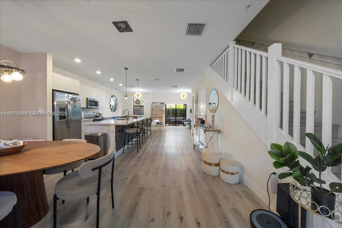 Foto de propiedad en 10413 NW 82nd Street 9, Doral, FL 33178 Doral con MLS# 