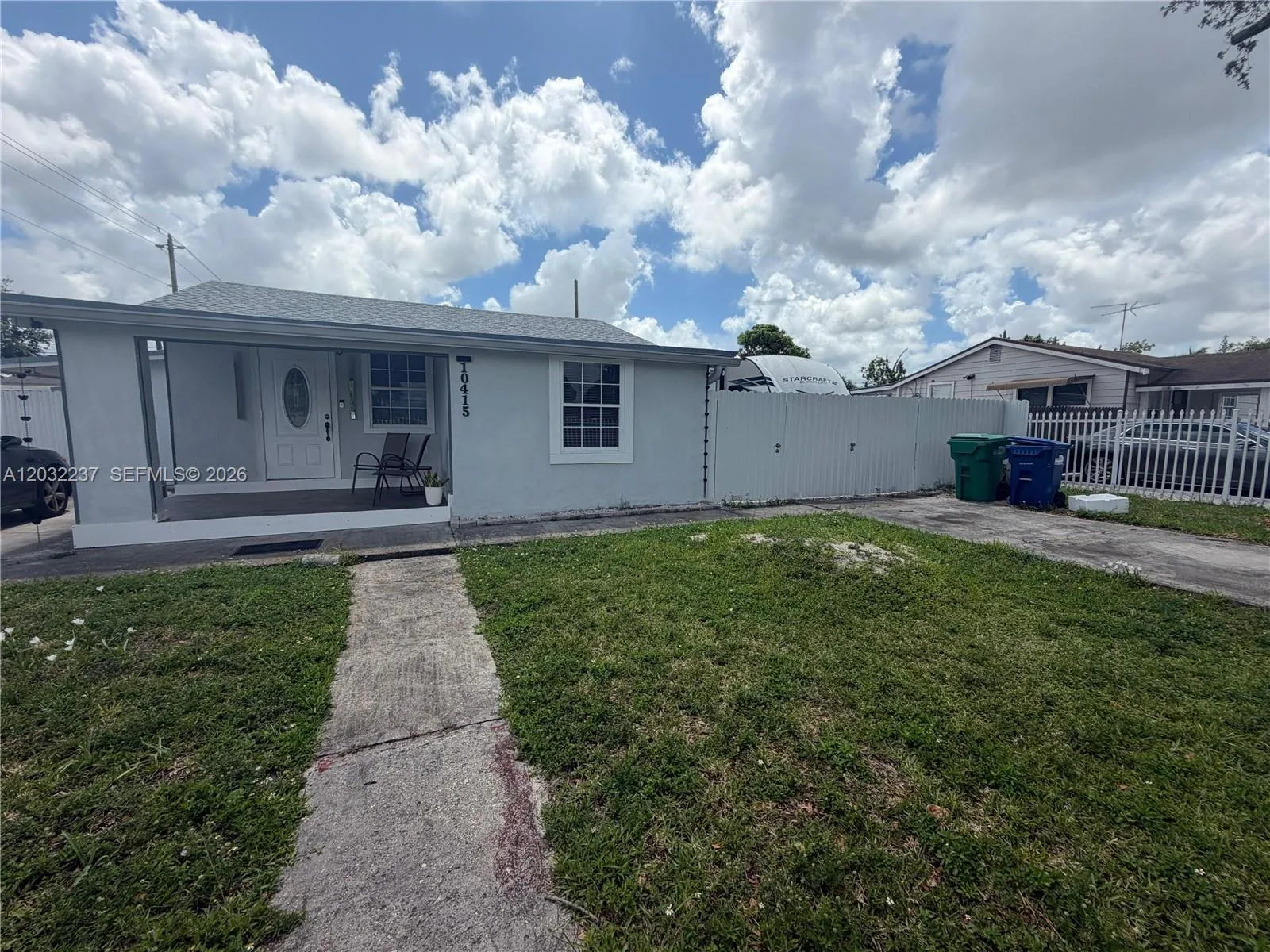 Foto de propiedad en 10415 NW 30th Court, Miami, FL 33147 Miami con MLS# 