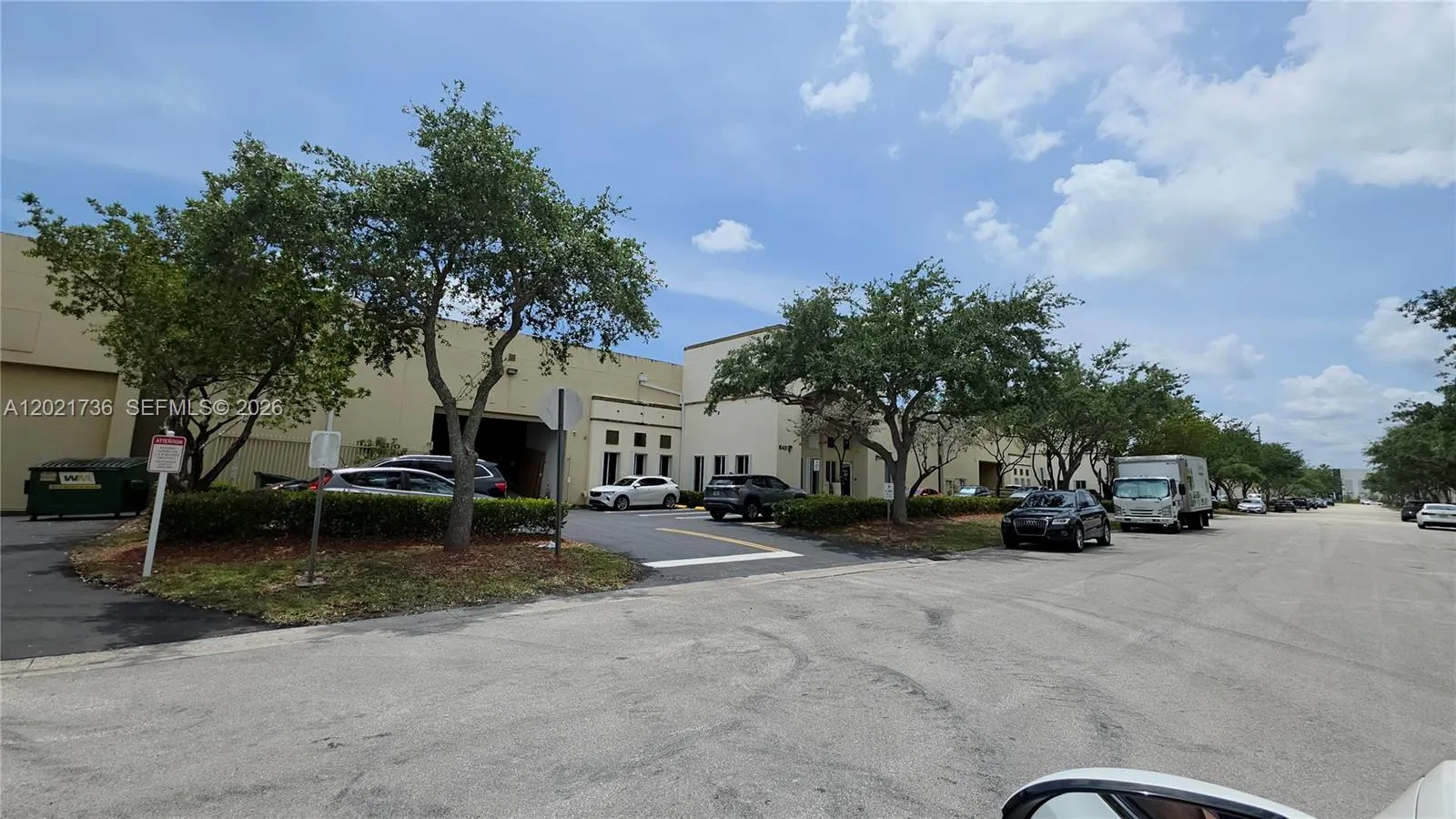 Foto de propiedad en 10420 NW 37th Terrace, Doral, FL 33178 Doral con MLS# 