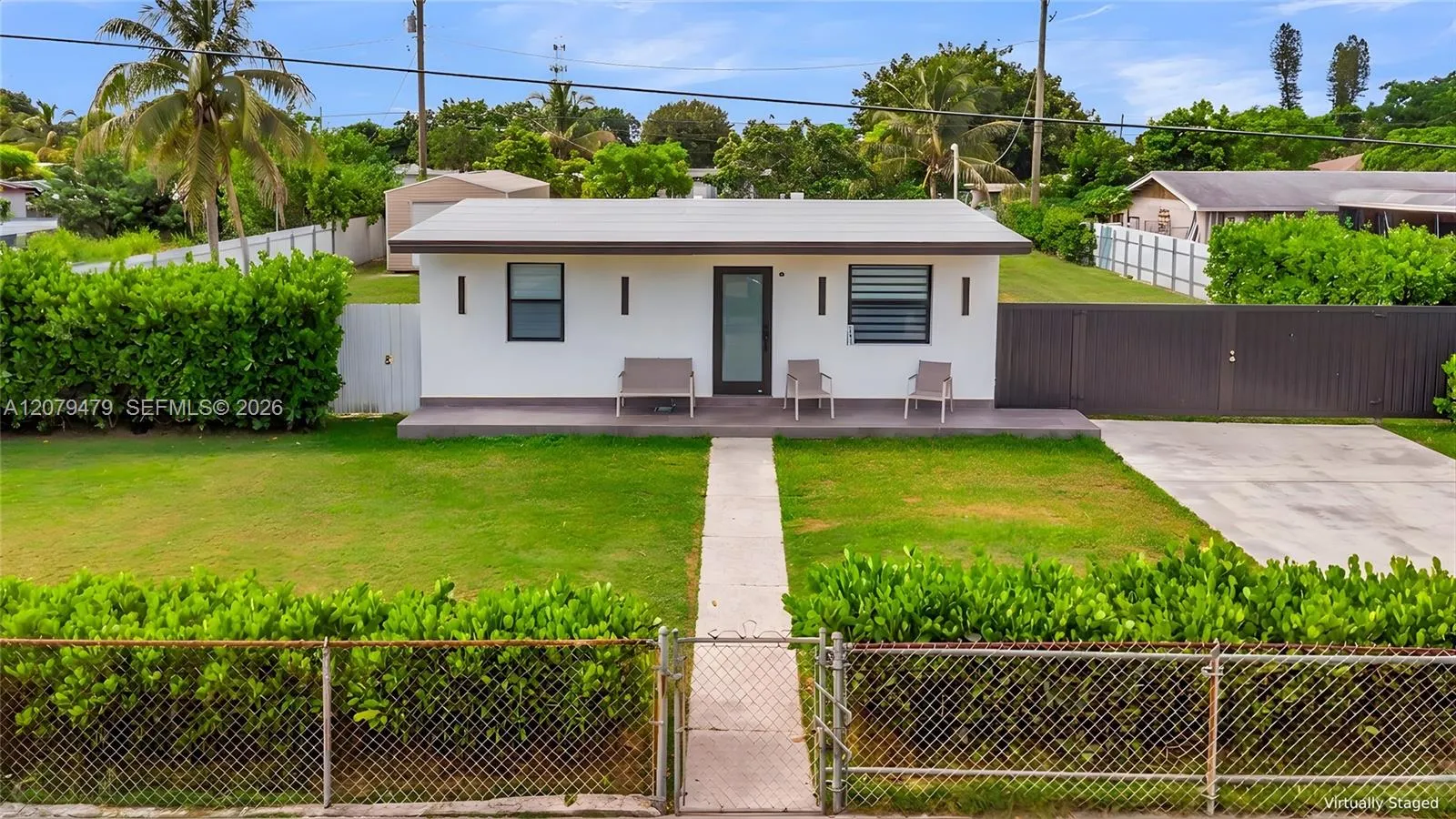 Foto de propiedad en 10420 SW 182nd Street, Miami, FL 33157 Miami con MLS# 