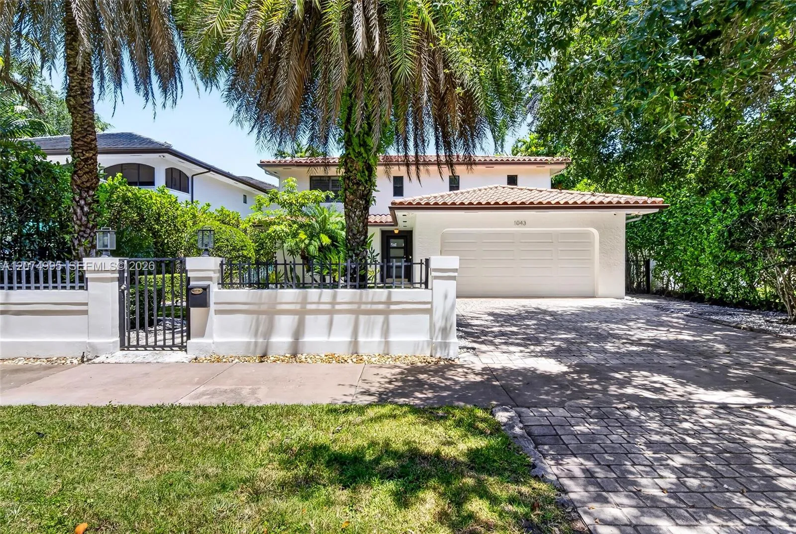 Foto de propiedad en 1043 Alfonso Avenue, Coral Gables, FL 33146 Coral Gables con MLS# 