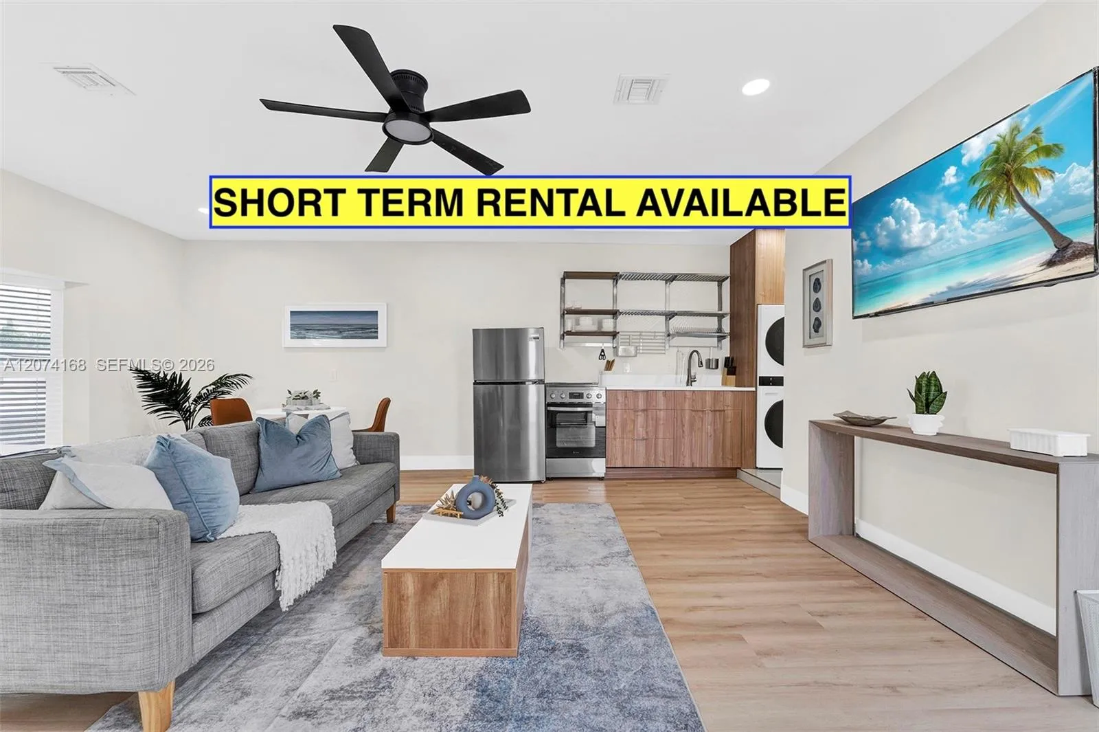 Foto de propiedad en 10430 Sunset Strip SHORT TERM, Sunrise, FL 33322 Sunrise con MLS# 