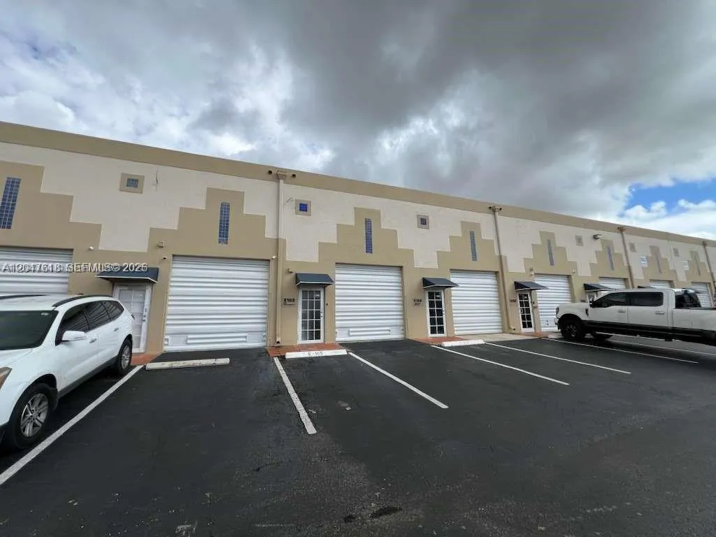 Foto de propiedad en 10431 NW 28th Street E106, Doral, FL 33172 Doral con MLS# 