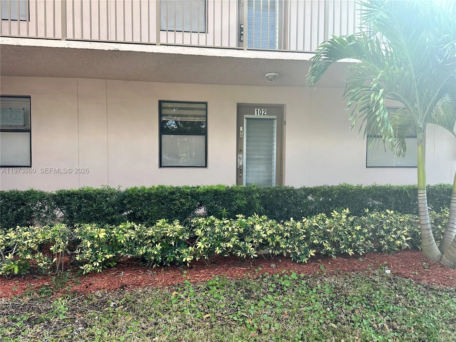Foto de propiedad en 10434 Sunrise Lakes Boulevard 102, Sunrise, FL 33322 Sunrise con MLS# 