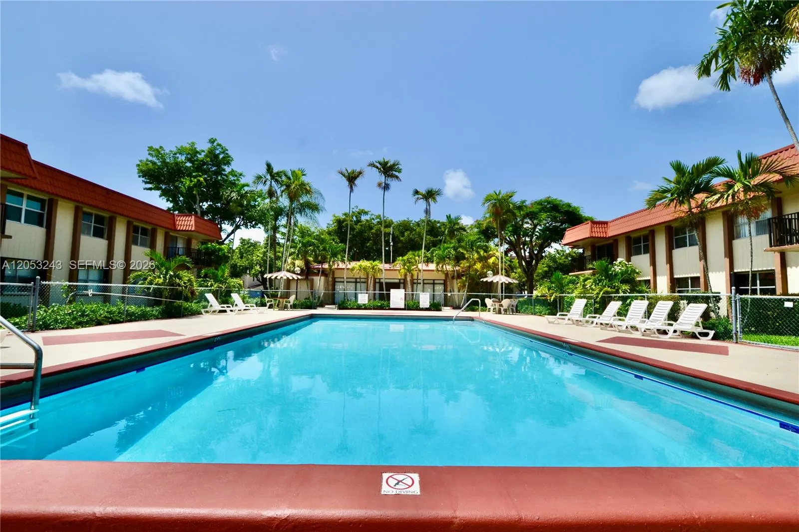 Foto de propiedad en 10447 SW 108th Avenue 270, Miami, FL 33176 Miami con MLS# 