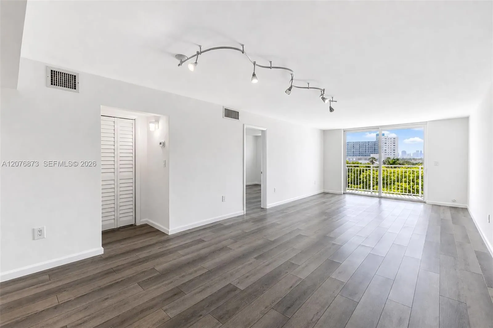Foto de propiedad en 1045 10th Street 604, Miami Beach, FL 33139 Miami Beach con MLS# 
