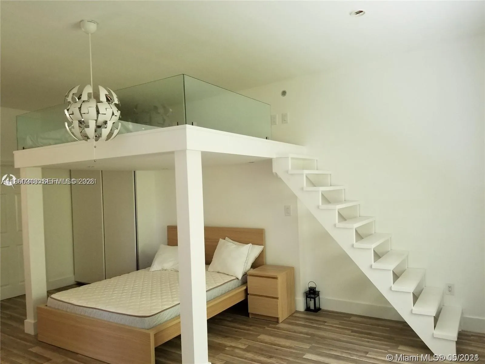 Foto de propiedad en 1045 Meridian Avenue 4, Miami Beach, FL 33139 Miami Beach con MLS# 