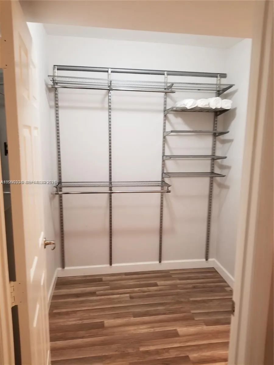 Foto de propiedad en 1045 Meridian Avenue 5, Miami Beach, FL 33139 Miami Beach con MLS# 