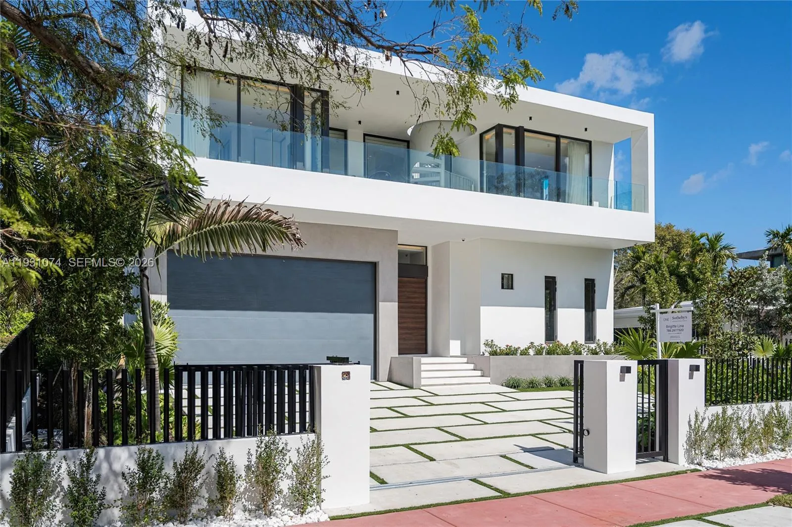 Foto de propiedad en 1045 W 47th Court, Miami Beach, FL 33140 Miami Beach con MLS# 