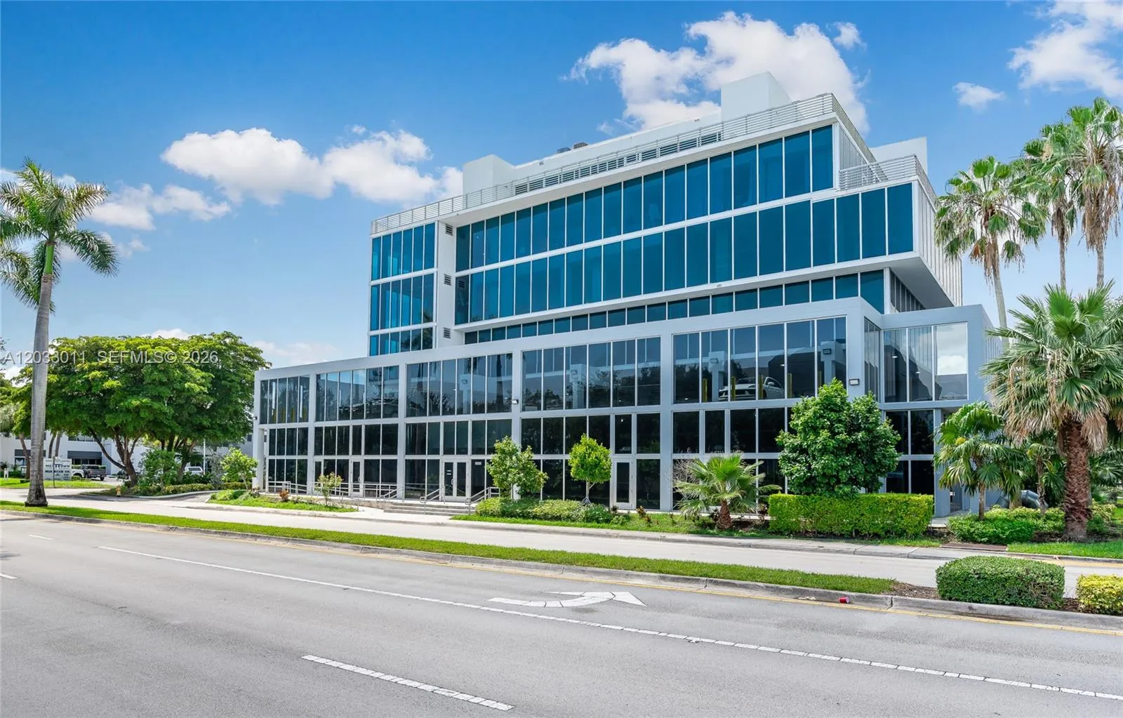 Foto de propiedad en 10450 NW 33rd Street 301, Doral, FL 33172 Doral con MLS# 