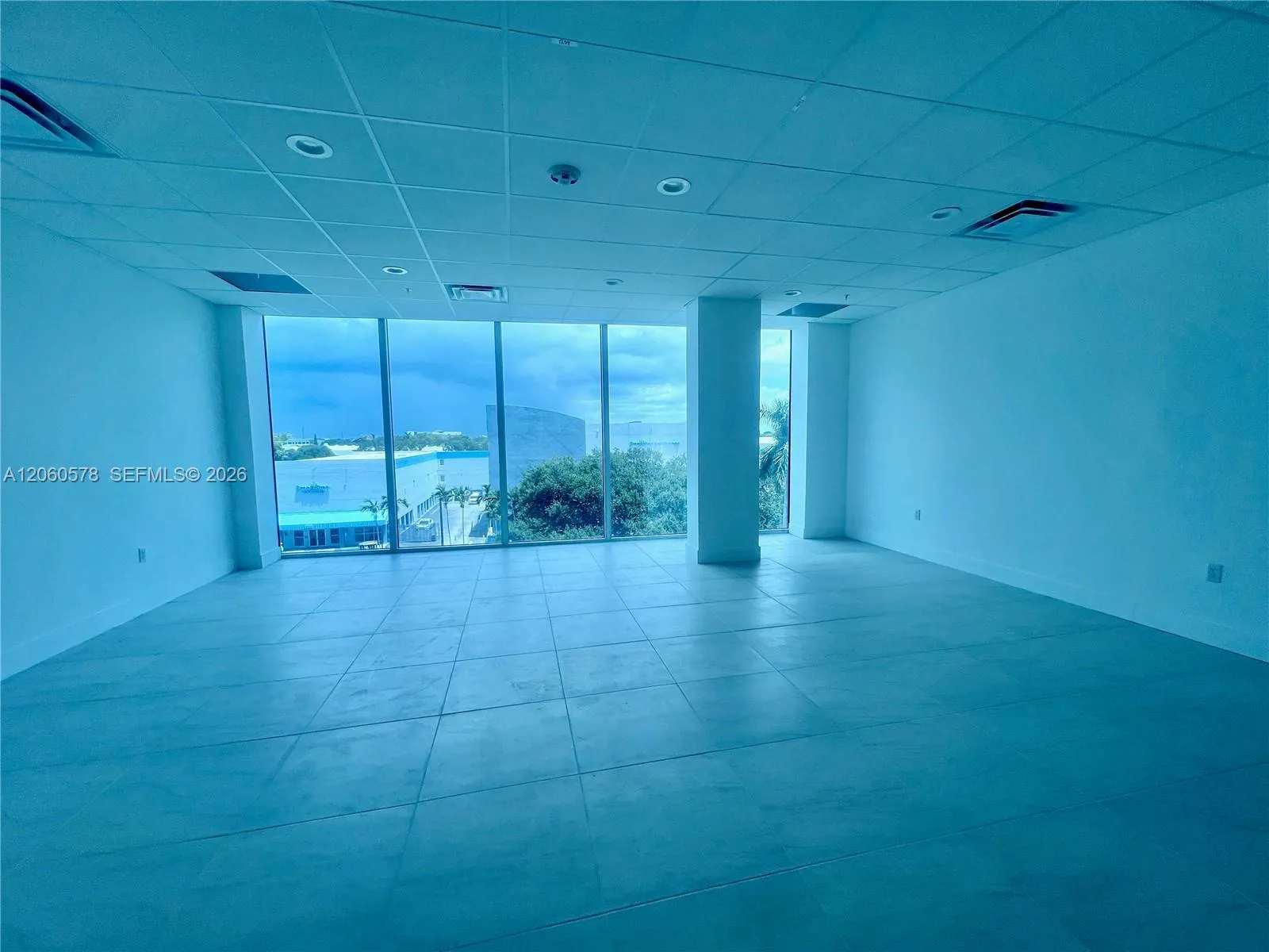 Foto de propiedad en 10450 NW 33rd Street 302, Doral, FL 33172 Doral con MLS# 