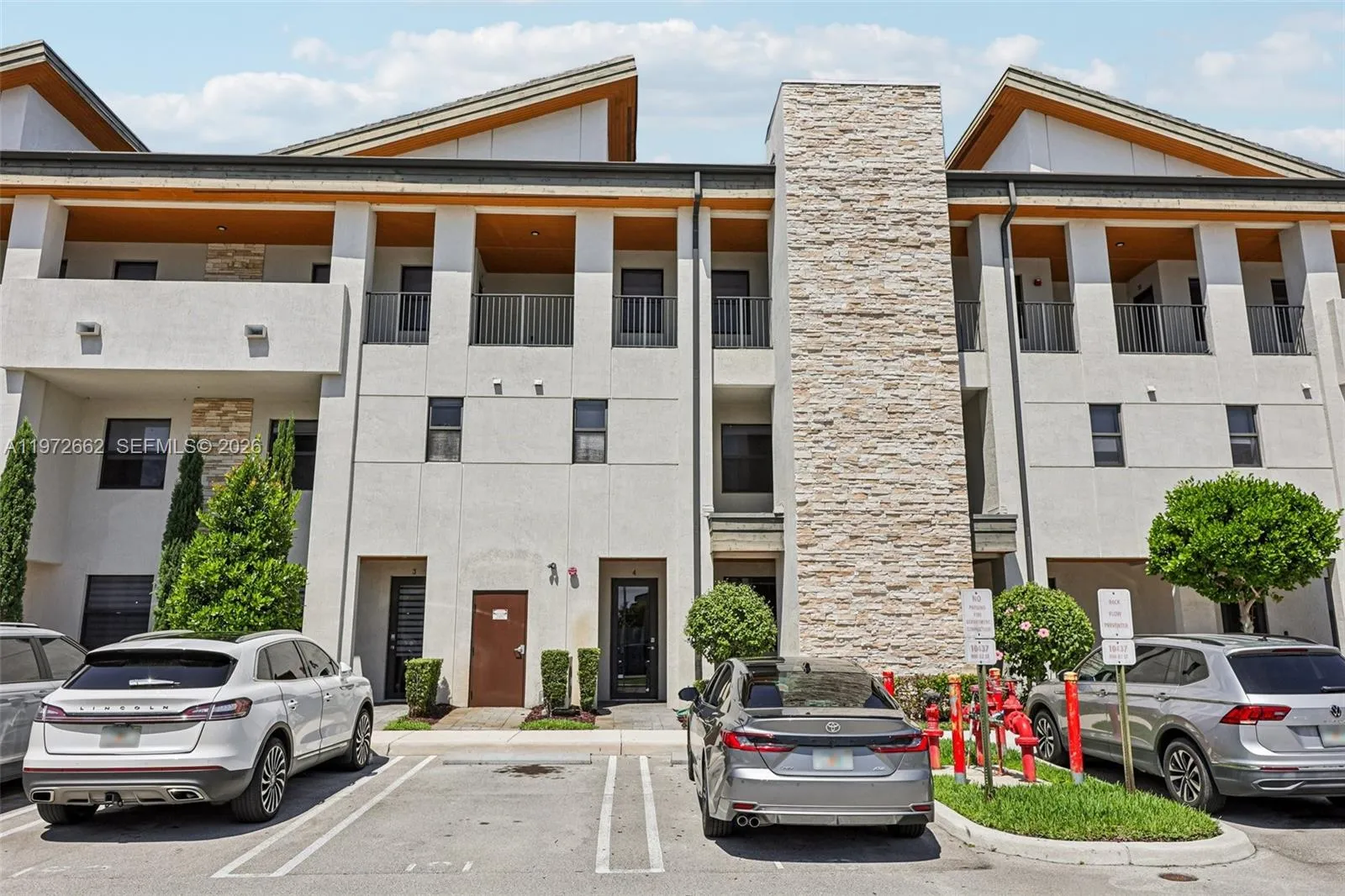 Foto de propiedad en 10455 NW 82nd Street 4, Doral, FL 33178 Doral con MLS# 