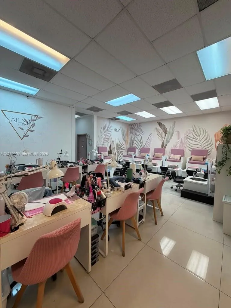 Foto de propiedad en 10465 SW 40th Street, Miami, FL 33165 Miami con MLS# 