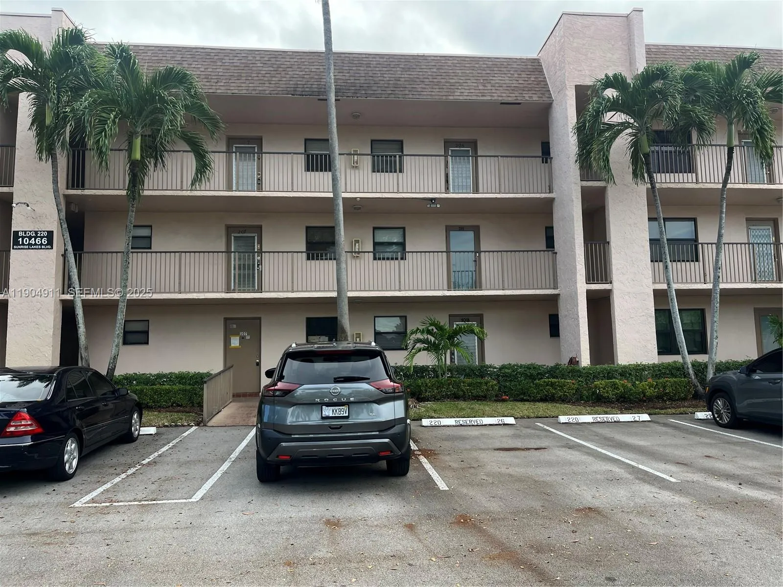 Foto de propiedad en 10466 Sunrise Lakes Boulevard 108, Sunrise, FL 33322 Sunrise con MLS# 