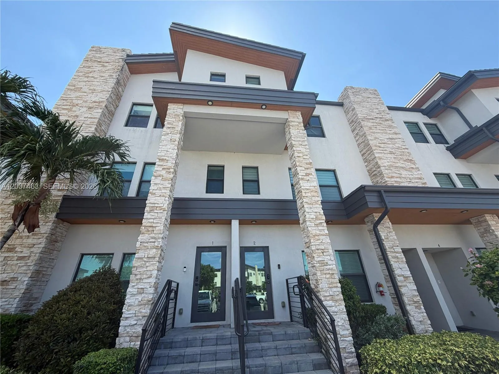 Foto de propiedad en 10467 NW 82nd Street 2, Doral, FL 33178 Doral con MLS# 
