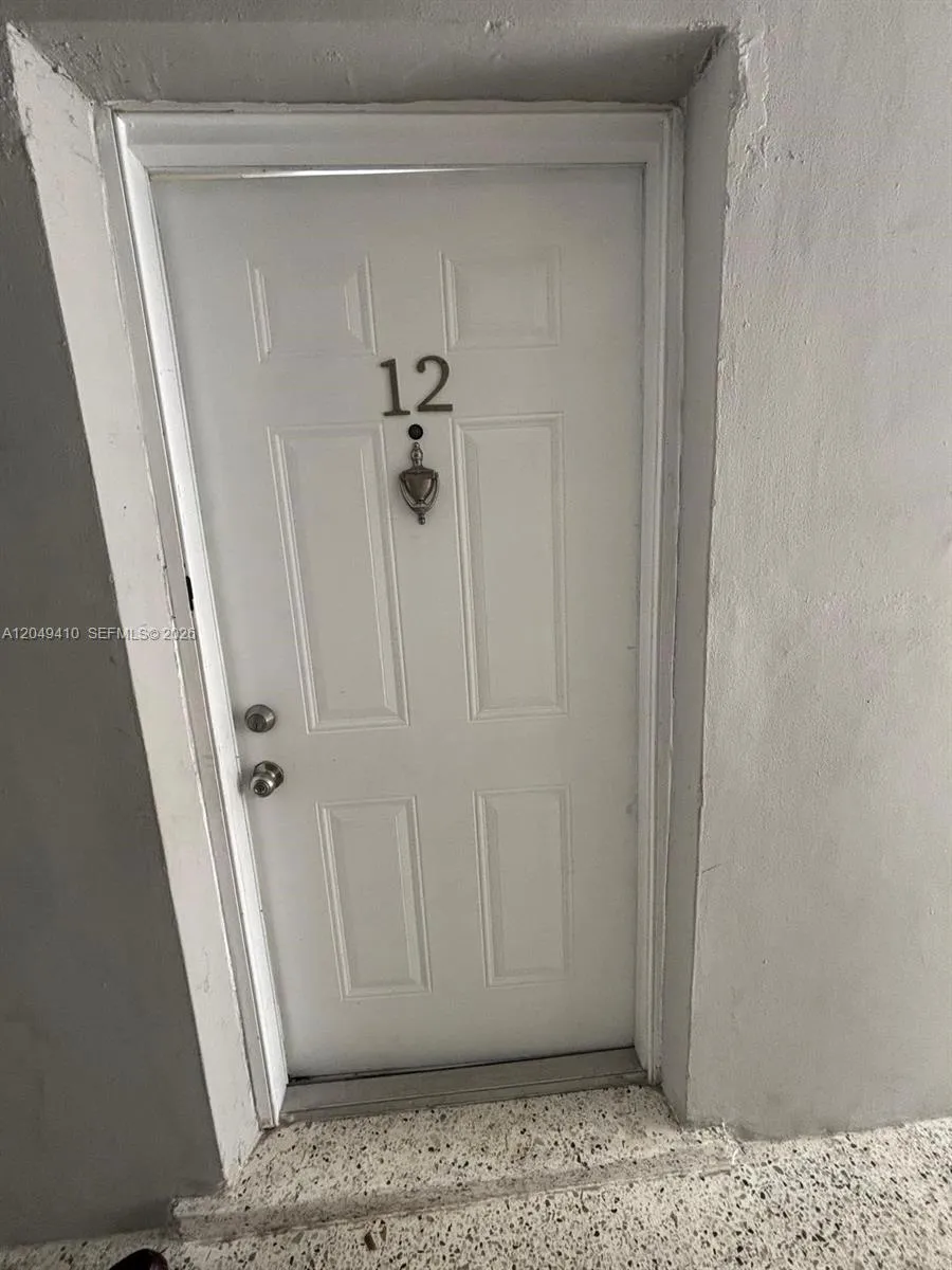 En Renta 1047 SW 7th Street 12, Miami, FL 33130, Miami, FL 33130