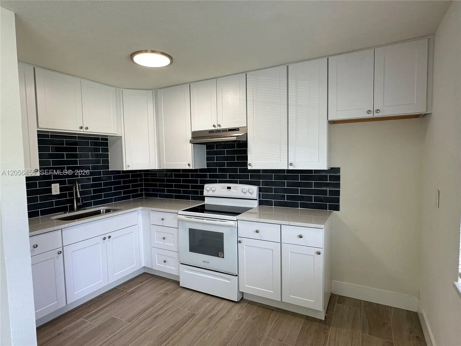 Foto de propiedad en 1048 E Avenue E 3, Riviera Beach, FL 33404 Riviera Beach con MLS# 