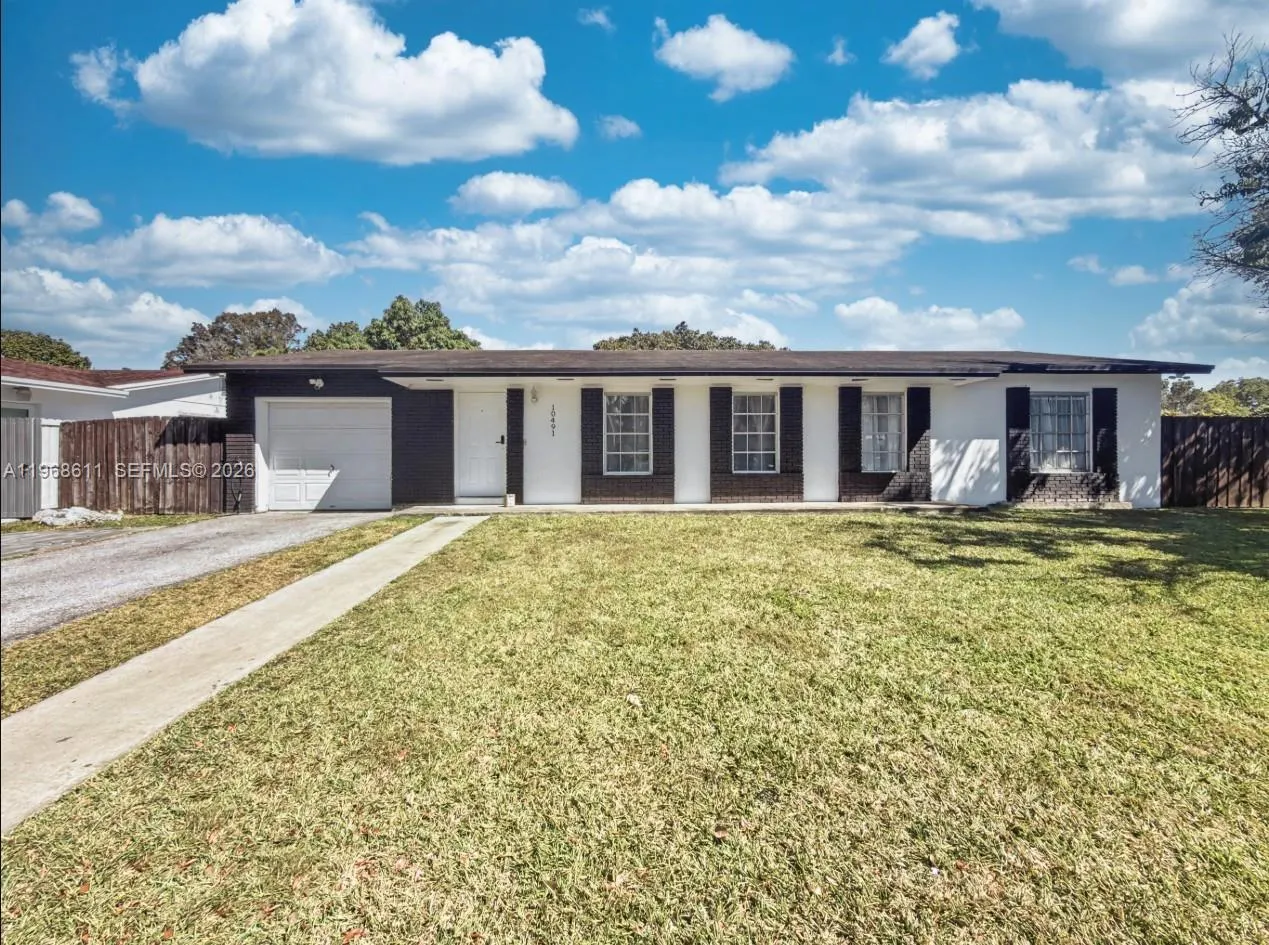 Foto de propiedad en 10491 SW 122nd Court, Miami, FL 33186 Miami con MLS# 