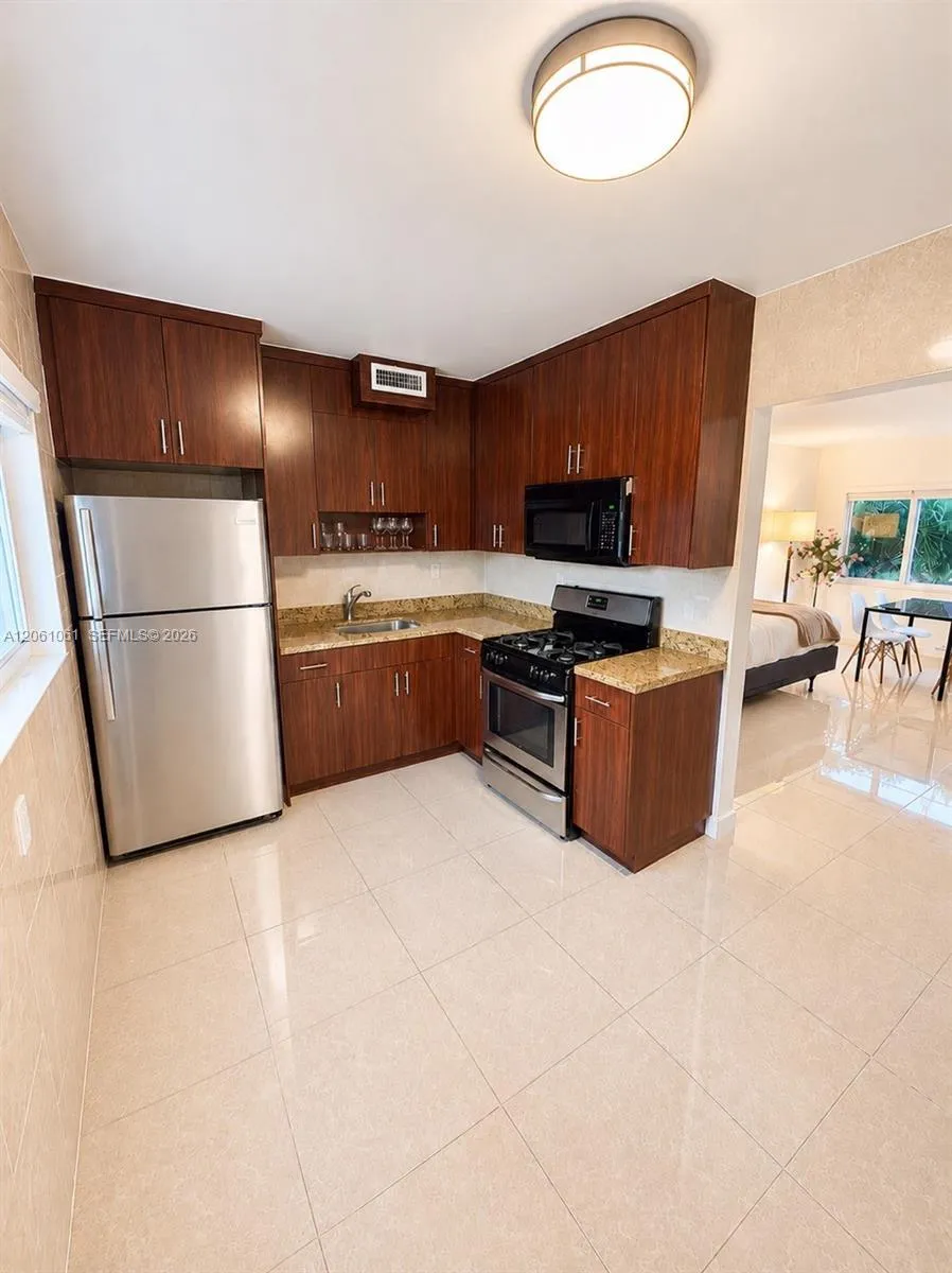 Foto de propiedad en 1050 94th Street 4, Bay Harbor Islands, FL 33154 Bay Harbor Islands con MLS# 