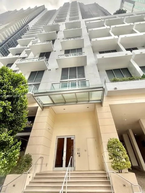 Foto de propiedad en 1050 Brickell Avenue 1602, Miami, FL 33131 Miami con MLS# 